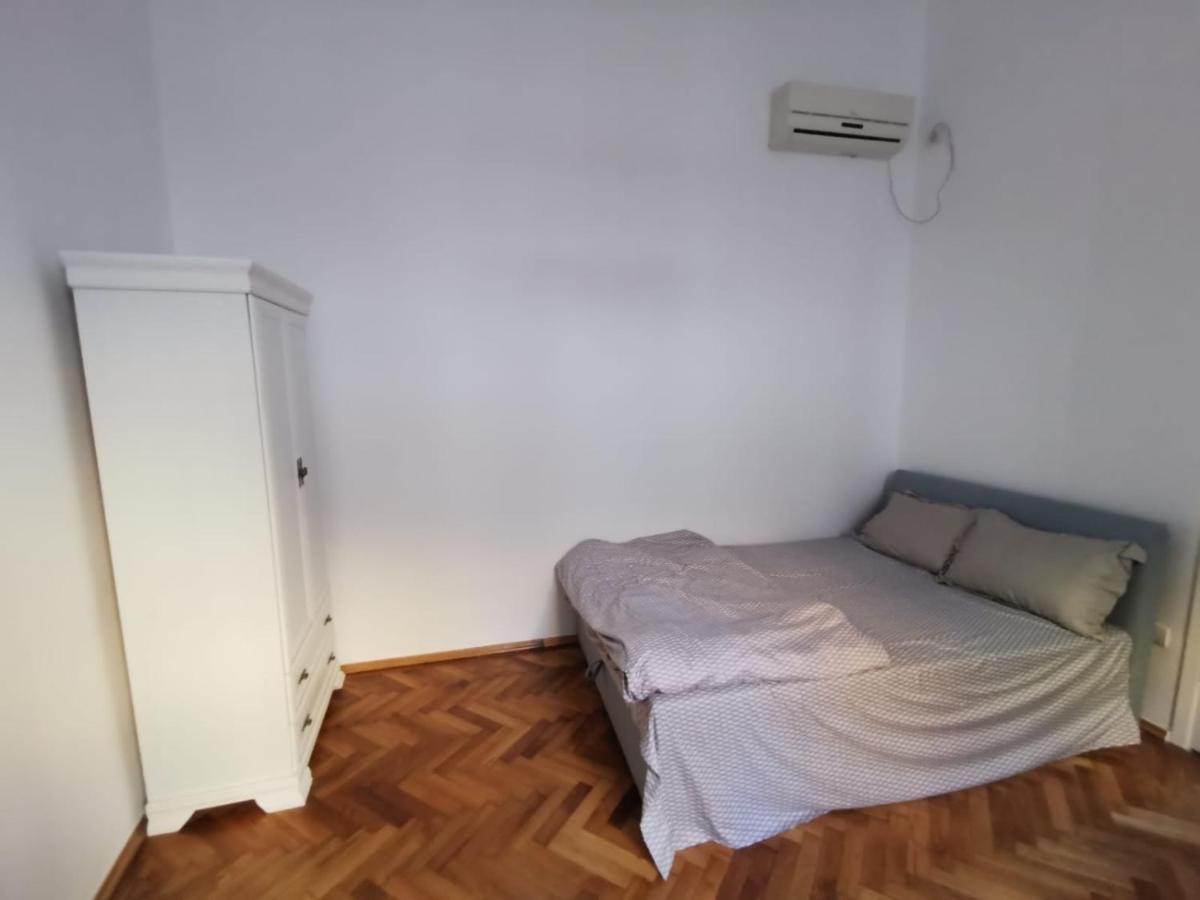 Silent Downtown Apartment Αράντ Εξωτερικό φωτογραφία