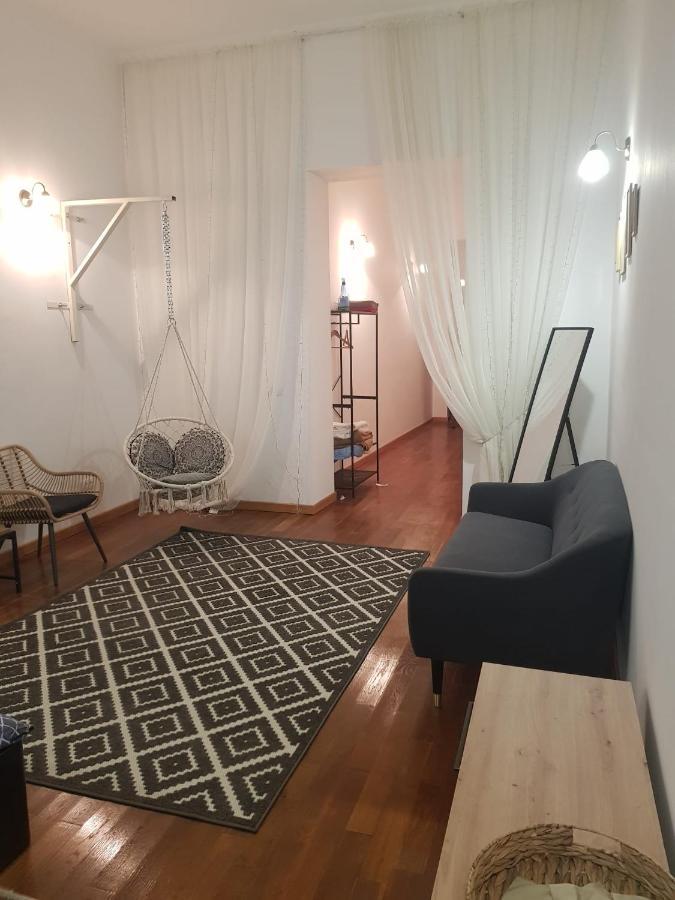 Silent Downtown Apartment Αράντ Εξωτερικό φωτογραφία